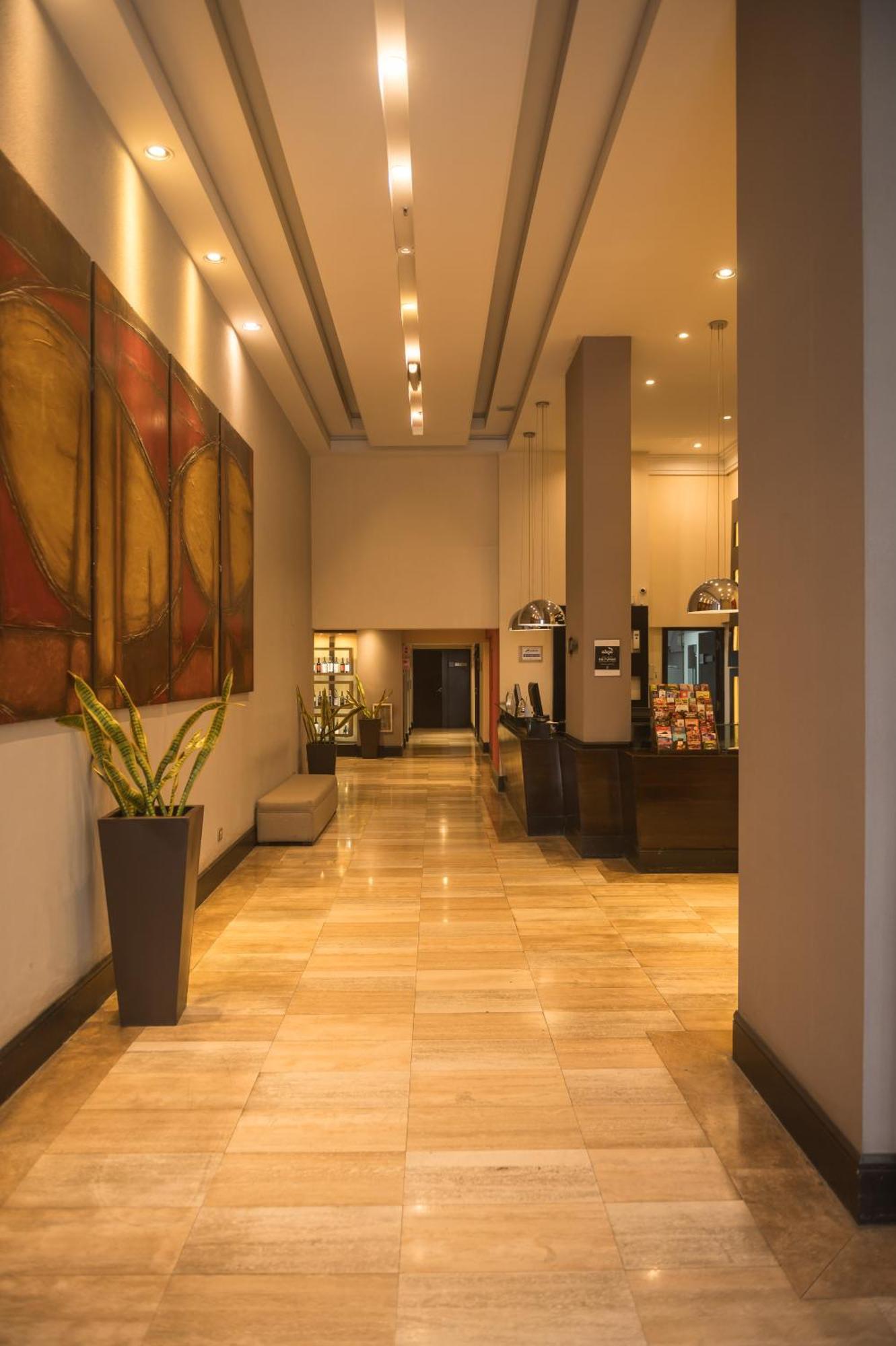 Premium Tower Suites Мендоса Екстер'єр фото