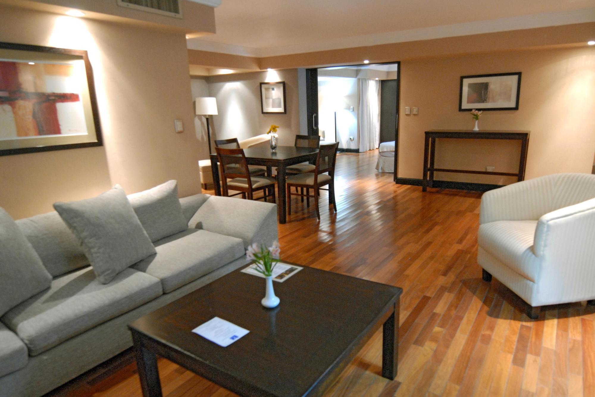 Premium Tower Suites Мендоса Екстер'єр фото