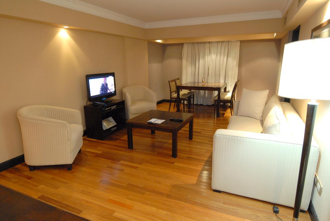 Premium Tower Suites Мендоса Екстер'єр фото